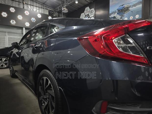 Honda Civic EX Sedan 2019 Gray