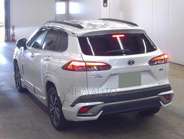 Toyota Corolla Cross 1.8 Hybrid AWD 2021 Pearl