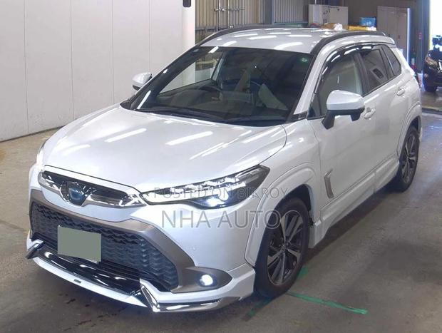 Toyota Corolla Cross 1.8 Hybrid AWD 2021 Pearl