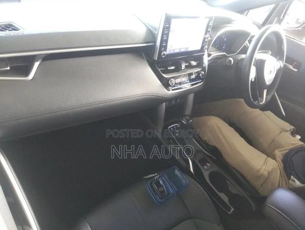 Toyota Corolla Cross 1.8 Hybrid AWD 2021 Pearl
