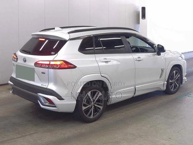 Toyota Corolla Cross 1.8 Hybrid AWD 2021 Pearl
