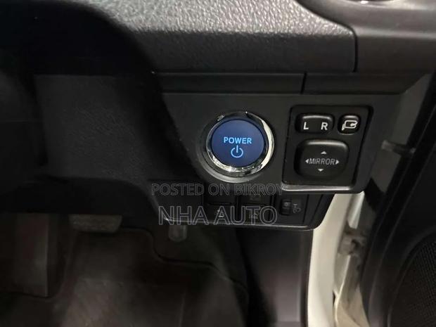Toyota Axio 2022 Silver