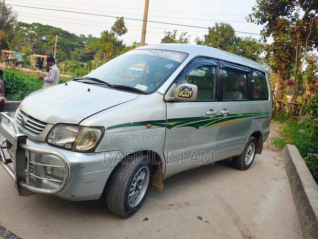 Toyota Noah 2.0 AWD (8 Seater) 2001 Silver