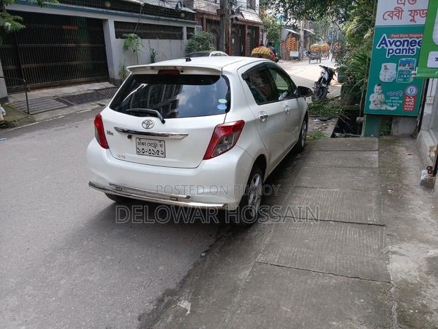 Toyota Vitz 2012 Pearl