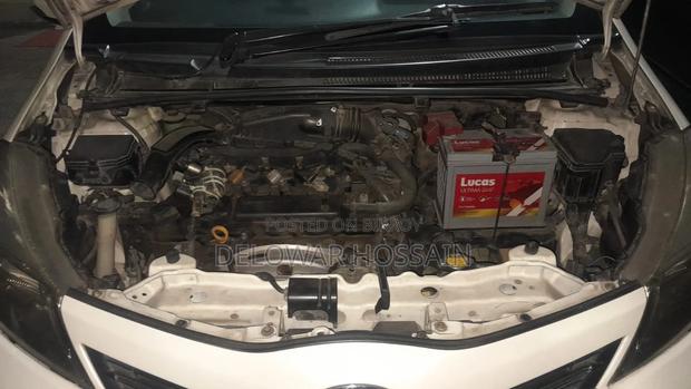 Toyota Vitz 2012 Pearl