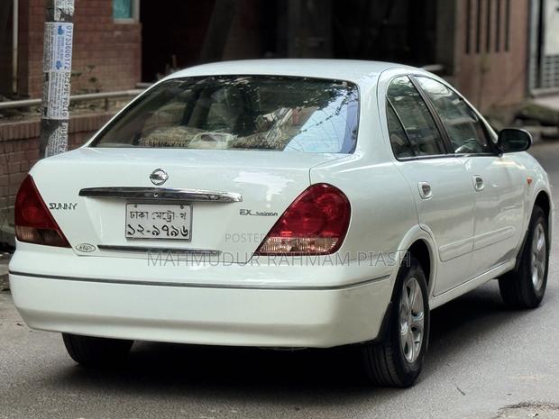 Nissan Sunny 2009 Pearl