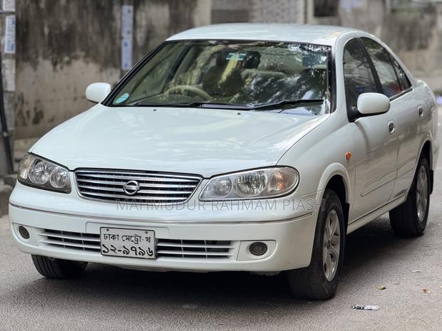 Nissan Sunny 2009 Pearl
