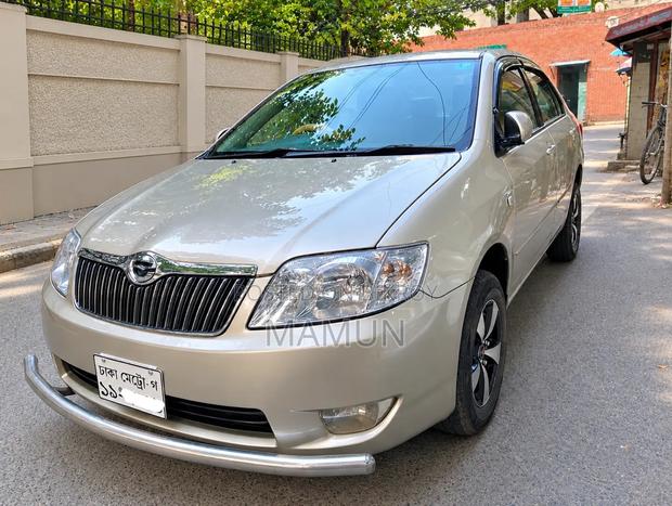 Toyota Corolla 2004 Gold