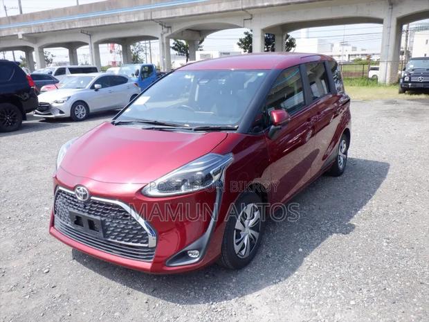 Toyota Sienta 1.5 AWD 2021 Red