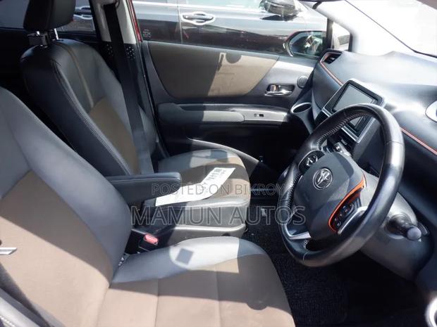 Toyota Sienta 1.5 AWD 2021 Red