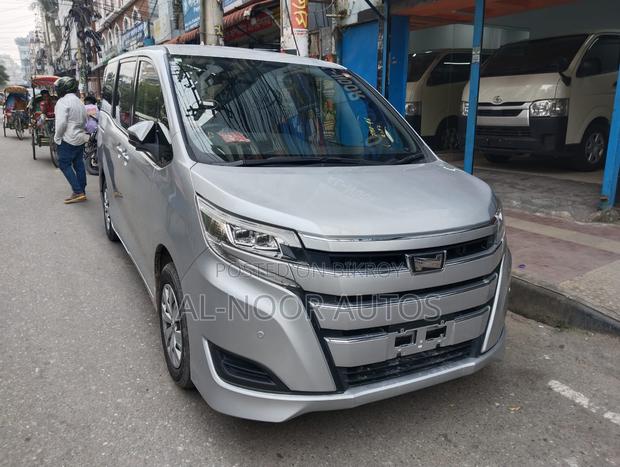 Toyota Noah 2.0 FWD (8 Seater) 2021 Silver