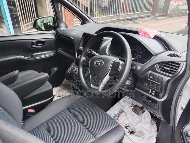 Toyota Noah 2.0 FWD (8 Seater) 2021 Silver