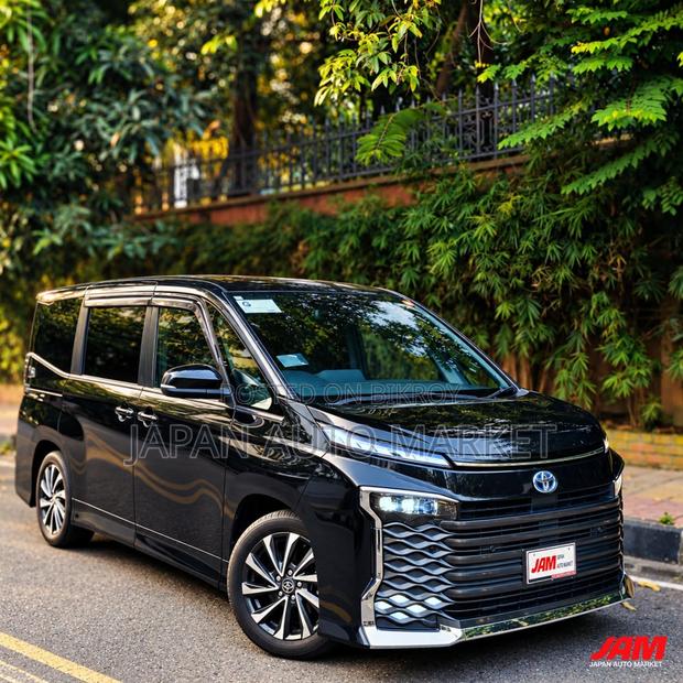 Toyota Voxy 2023 Black