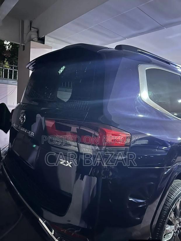 Toyota Land Cruiser LC300 2022 Blue