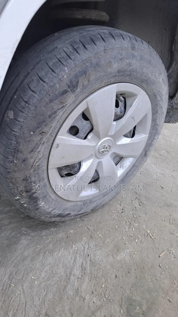 Toyota Corolla 1997 White