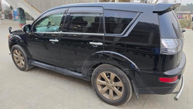 Mitsubishi Outlander XLS 2011 Black