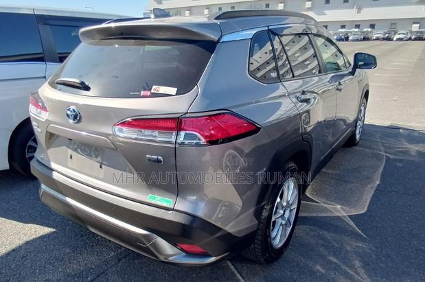 Toyota Corolla Cross 1.8 Hybrid FWD 2022 Gold