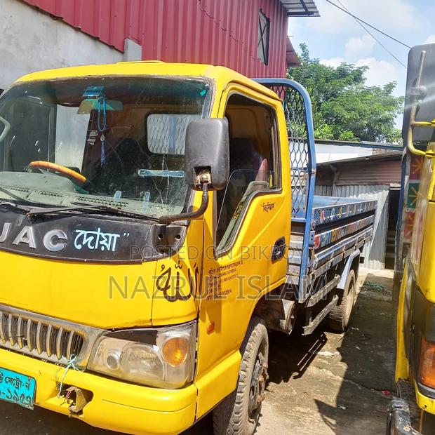 JAC J3 2012 Yellow