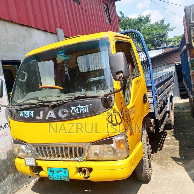 JAC J3 2012 Yellow
