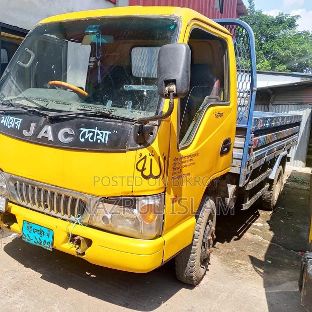 JAC J3 2012 Yellow
