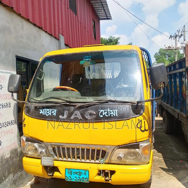 JAC J3 2012 Yellow