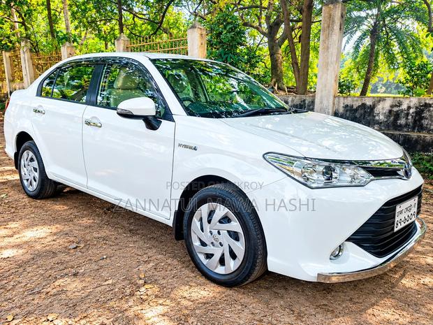 Toyota Axio 1.5 Hybrid 2WD 2016 White