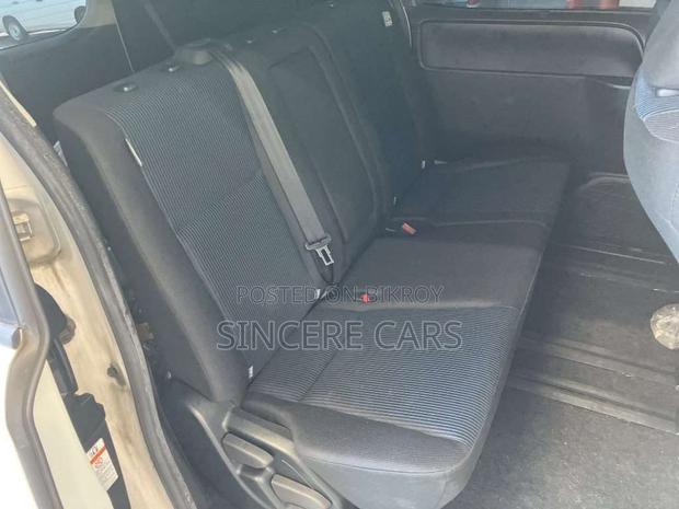 Toyota Noah 2021 Pearl