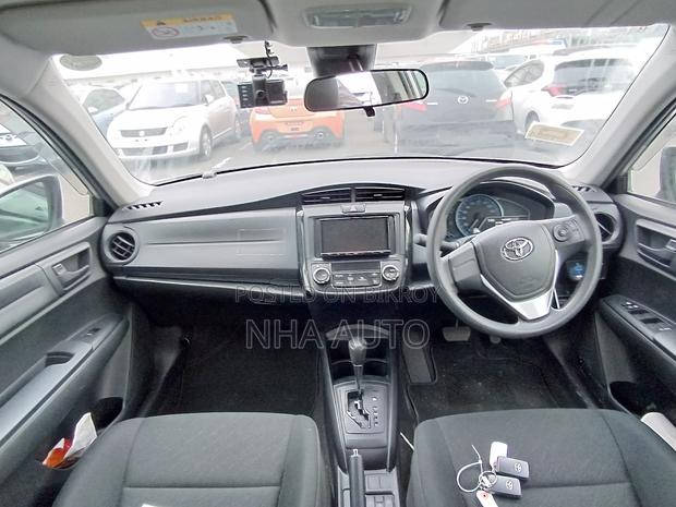 Toyota Axio 2022 Silver