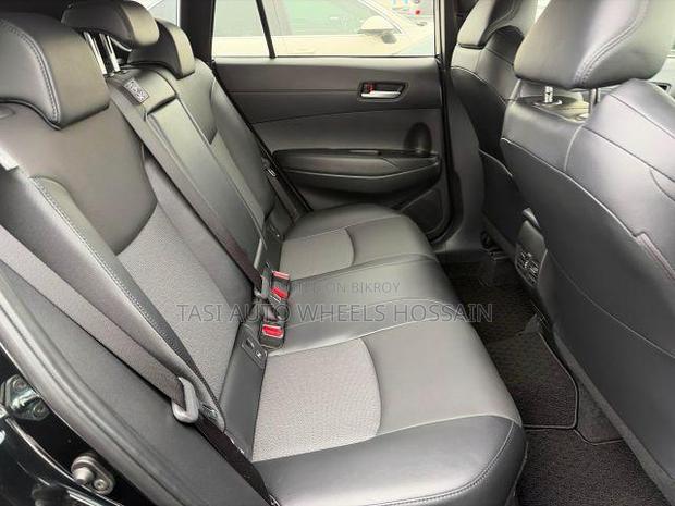 Toyota Corolla Cross 1.8 Hybrid AWD 2022 Black