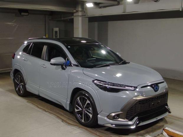 Toyota Corolla Cross 1.8 Hybrid AWD 2022 Gray
