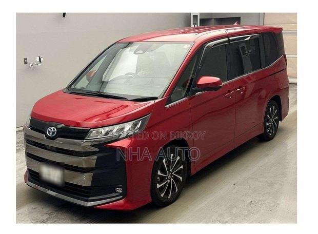 Toyota Noah 2022 Red