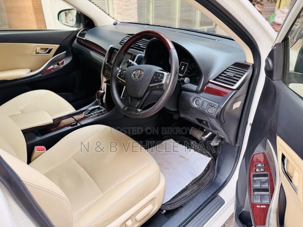 Toyota Premio 1.5 FWD 2020 Pearl