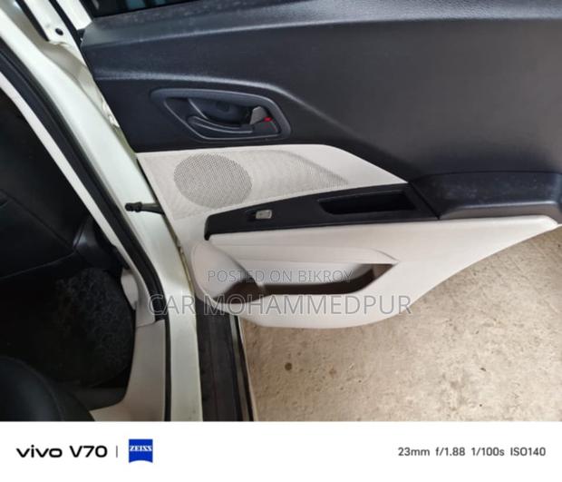 Mahindra XUV500 2020 Pearl
