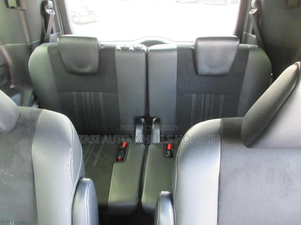 Toyota Esquire 2.0 FWD (7 seater) 2021 Black