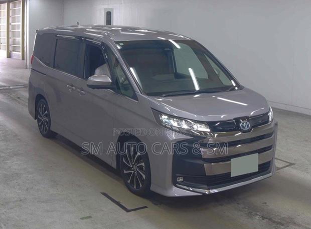 Toyota Noah 2023 Gray