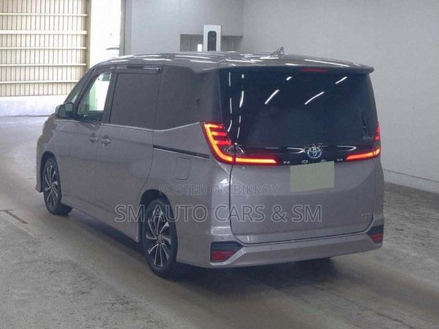 Toyota Noah 2023 Gray