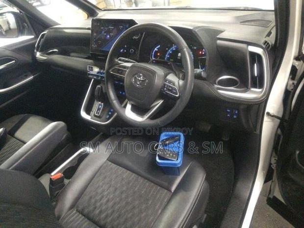 Toyota Noah 2023 Pearl