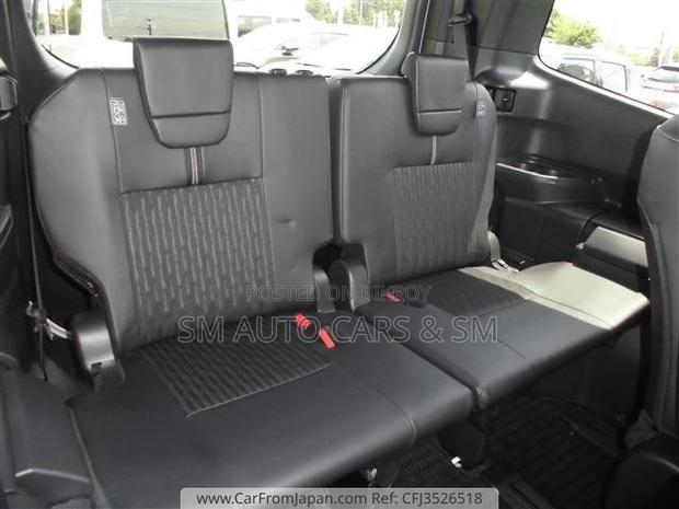 Toyota Noah 2023 Pearl