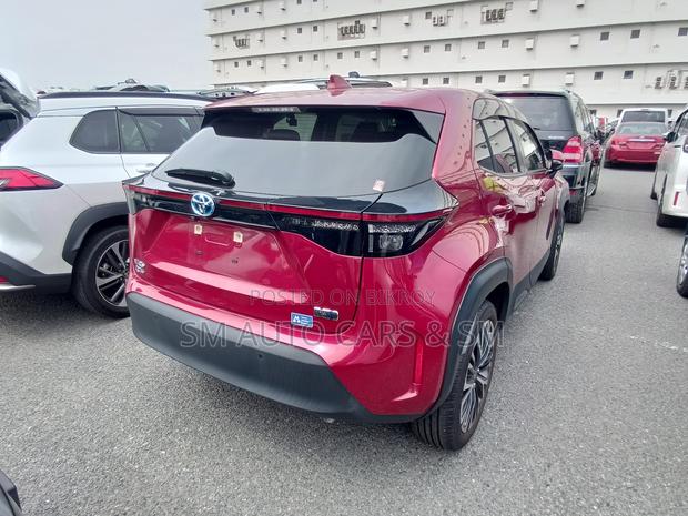 Toyota Yaris Cross 1.5 Hybrid FWD 2021 Red