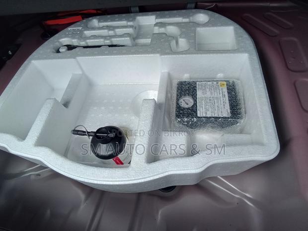 Toyota Yaris Cross 1.5 Hybrid FWD 2021 Red