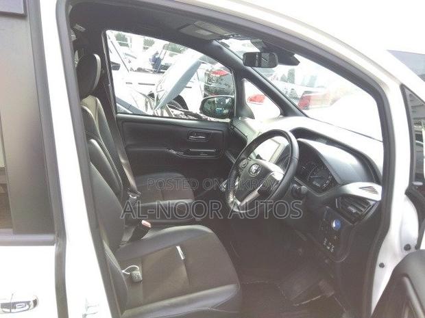 Toyota Noah 2021 Pearl