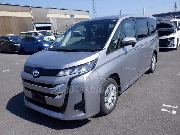 Toyota Noah 2022 Gray
