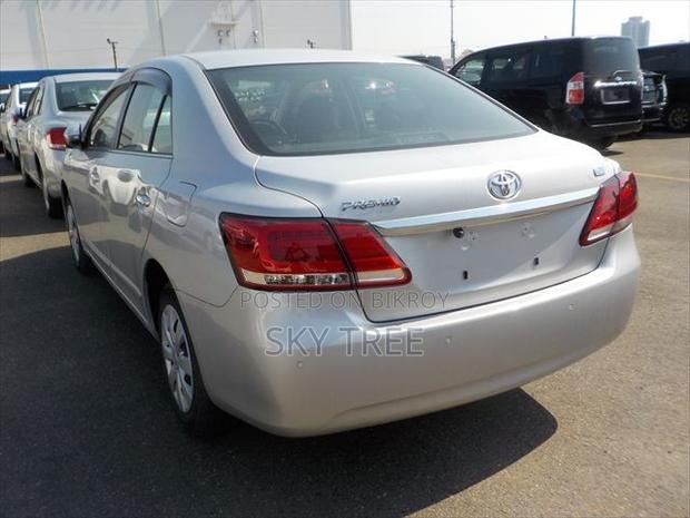 Toyota Premio 2021 Silver